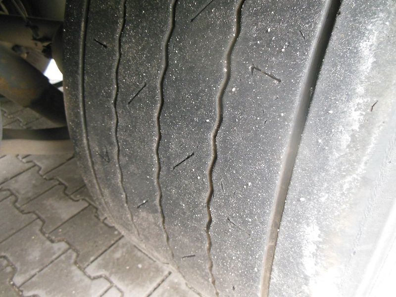 Krone SD LowDeck, Zvedací náprava - fotka 8 z 20