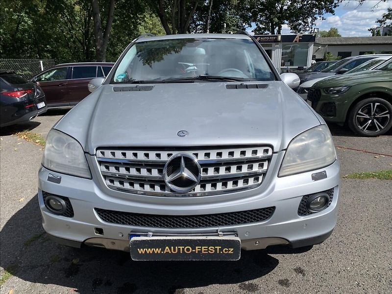 Mercedes-Benz Třídy M 4,0 CDI 4X4 - fotka 2 z 18