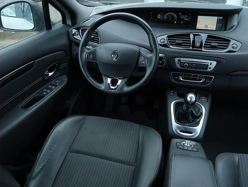 Renault Grand Scénic (2013) 1.6 dCi, Navi, Tempomat - fotka 7 z 19