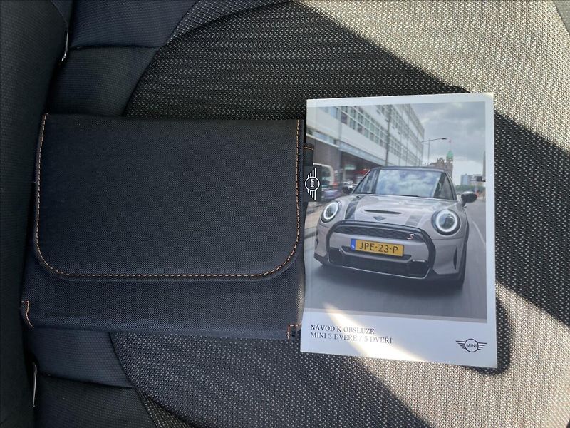 Mini Cooper 1,5 ACC+PDC - fotka 18 z 22