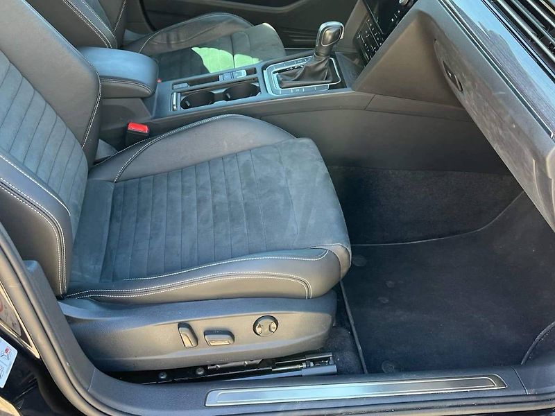 Volkswagen Passat (2022) 2.0 TDI 147kW BMT 4MOT DSG Ele - fotka 13 z 20
