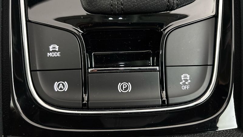 Škoda Karoq 2.0 TDI DSG Style - fotka 23 z 28