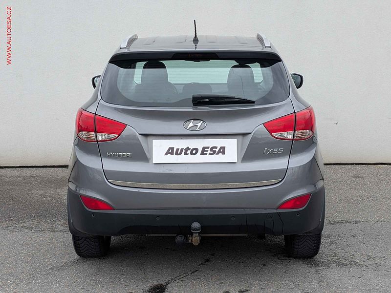 Hyundai ix35 (2012) 1.6GDi, ČR, AC, TZ, park - fotka 5 z 16