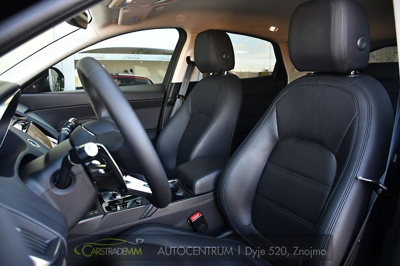 Jaguar E-Pace D165 AWD - fotka 11 z 51
