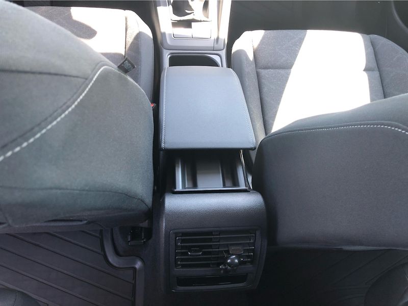 Volkswagen Golf 1.5 TSi LIFE - fotka 22 z 27