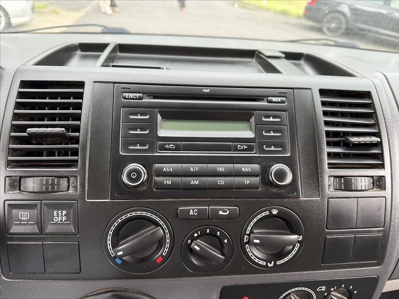 Volkswagen Transporter 2,5   TDI LONG 9 MÍST TAŽNÉ - fotka 9 z 21