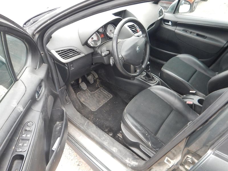 Peugeot 207 1.6 HDi, DIGIKLIMA - fotka 9 z 20