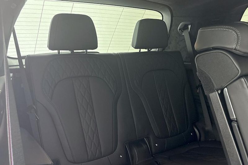 BMW X7 xDrive40d - fotka 12 z 25