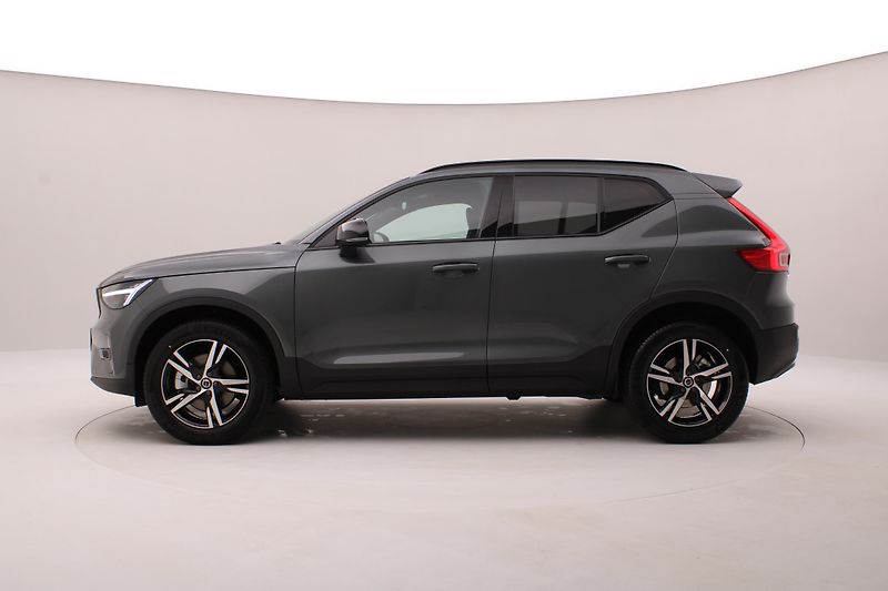 Volvo XC40 (2026) B4 AUT DARK PLUS - fotka 9 z 61