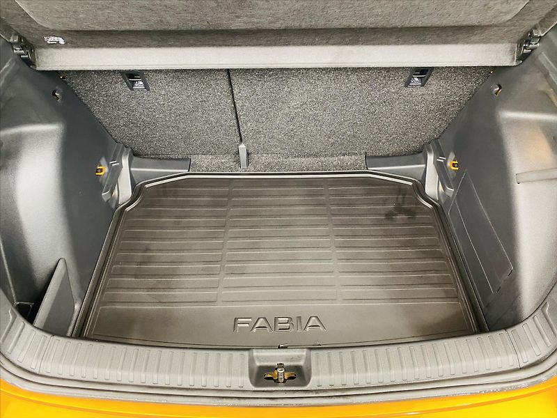 Škoda Fabia 1,0 TSI 85kW Monte Carlo - fotka 24 z 25