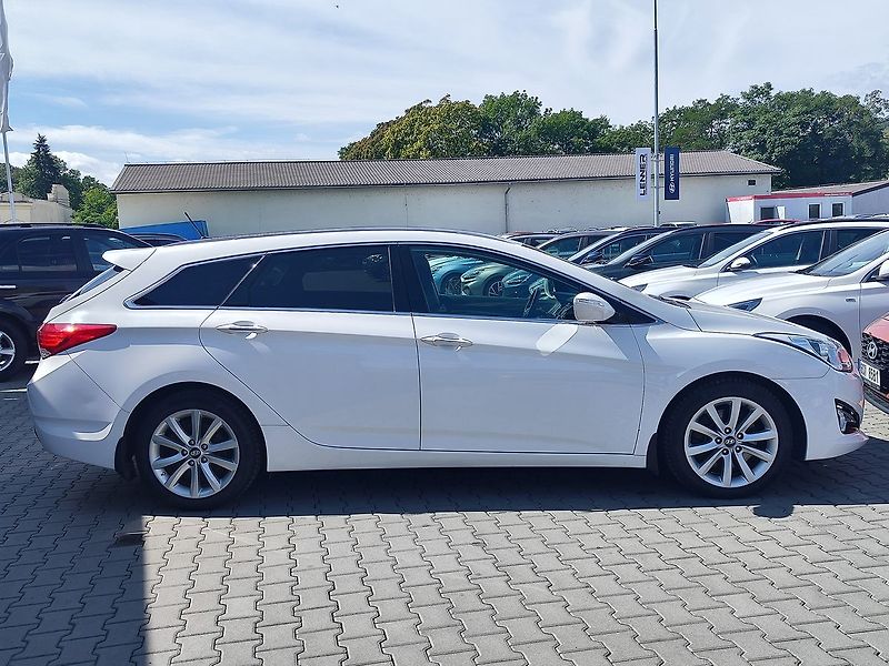 Hyundai i40 1.7 CRDI/100kW Experience AT - fotka 4 z 29