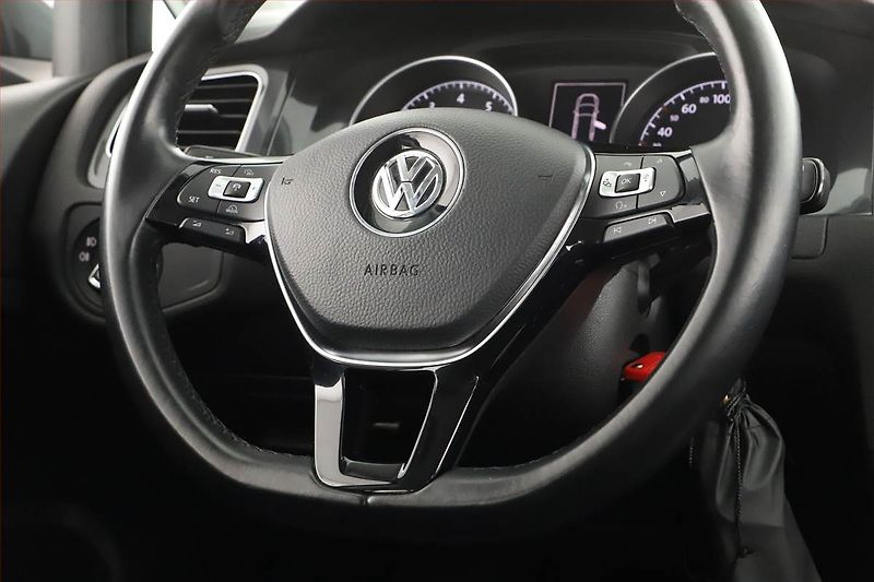 Volkswagen Golf (2018) 1.0 TSI, Tempomat - fotka 13 z 15