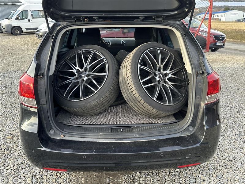 Chevrolet Cruze 1,7 6KVALT DIGIKLIMA +SADA ALU - fotka 17 z 21