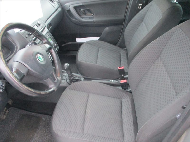 Škoda Fabia 1,2 TSI, DSG,aut.klima,servis, - fotka 13 z 38