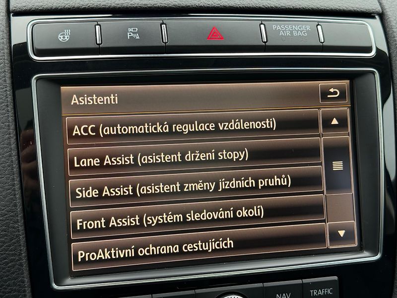 Volkswagen Touareg  3.0 V6 TDI BMT 8TT - fotka 13 z 34