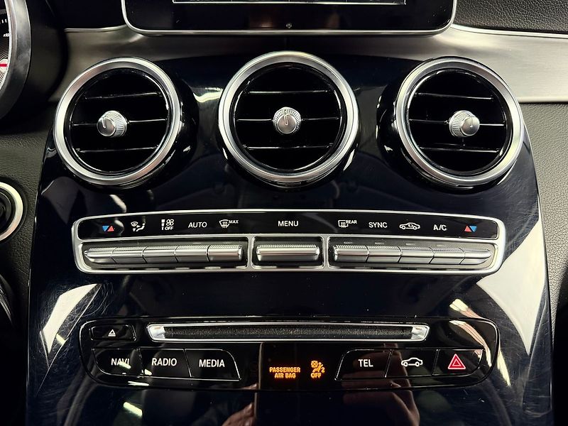 Mercedes-Benz Třídy C 4MATIC AVANTGARDE, LED, TEMPOM - fotka 19 z 25