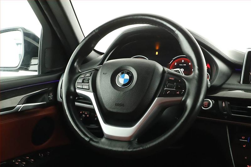 BMW X6 (2015) Edition Exclusive xDrive30d - fotka 8 z 20