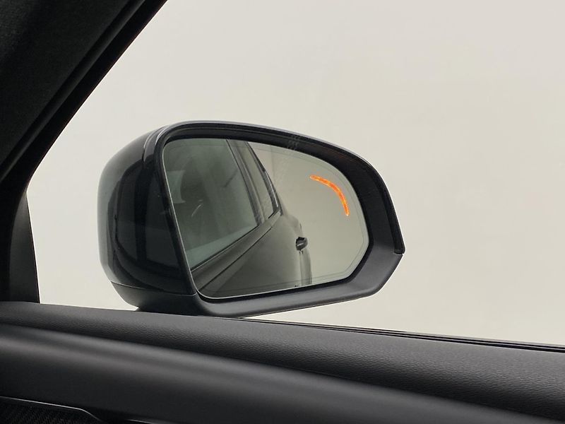 Volvo XC40 B4 AWD DARK PLUS AUT CZ - fotka 33 z 58
