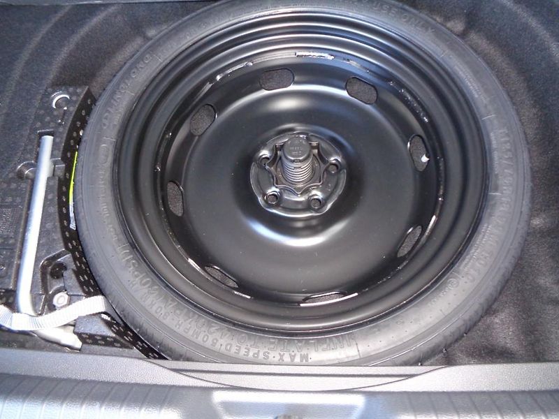 Volkswagen Golf 1,5 TSI  PEOPLE  110 kW - fotka 27 z 30
