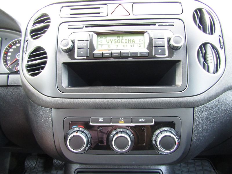 Volkswagen Golf Plus (2010) 1.4 16V 59kW - fotka 31 z 37