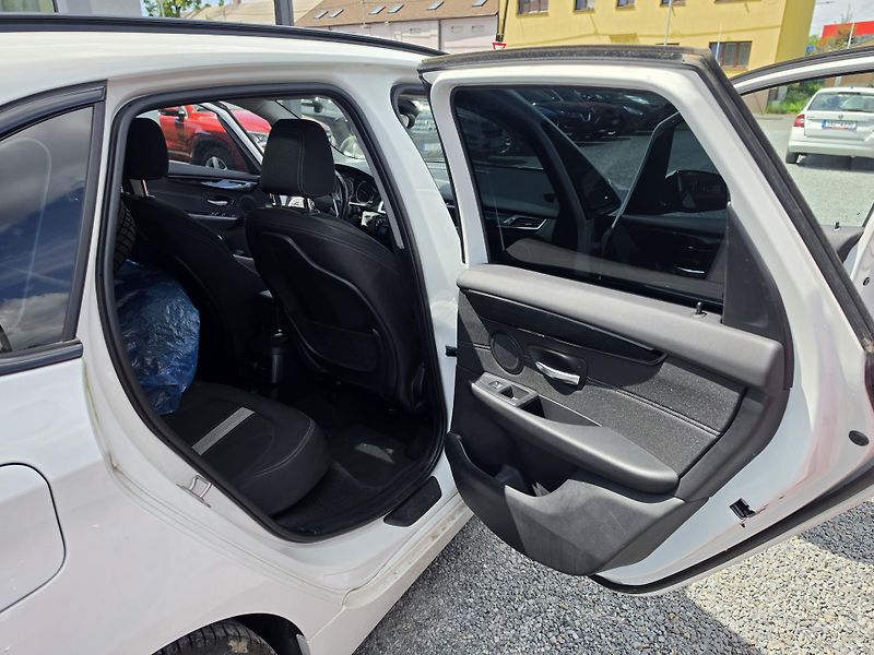 BMW Řada 2 218 D 110KW Panorama Led Navi  - fotka 10 z 17
