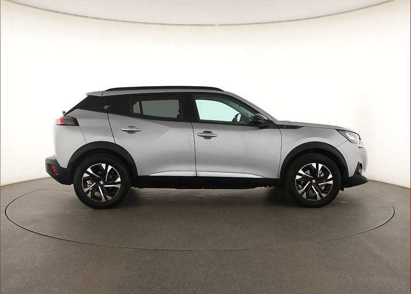 Peugeot 2008 (2022) 50 kWh, SoH 94% - fotka 6 z 19
