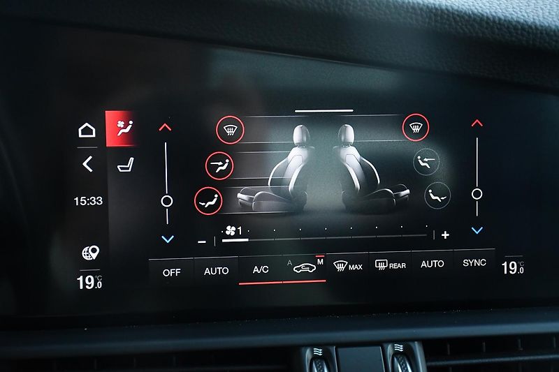 Alfa Romeo Giulia 2,0T 16V 206kW AT8-Q4 VELOCE - fotka 36 z 48
