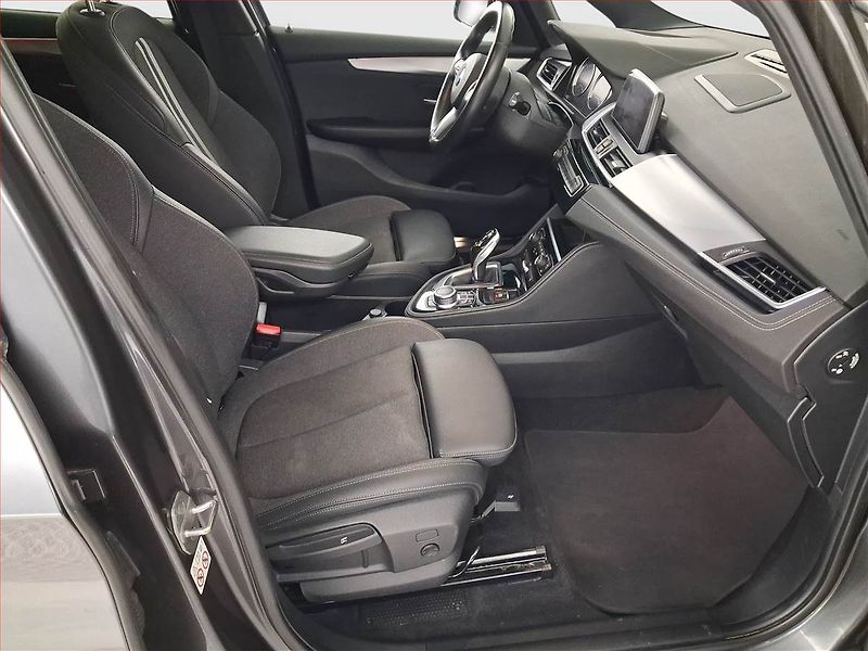 BMW Řada 2 (2023) 216d Gran Tourer - fotka 9 z 21