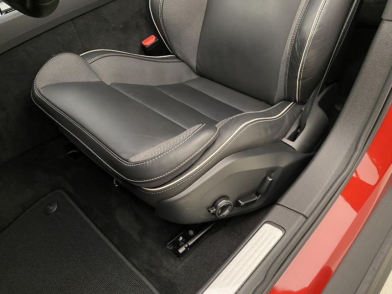 Volvo V60 CC B5 AWD PLUS AUT REZERVACE - fotka 26 z 59