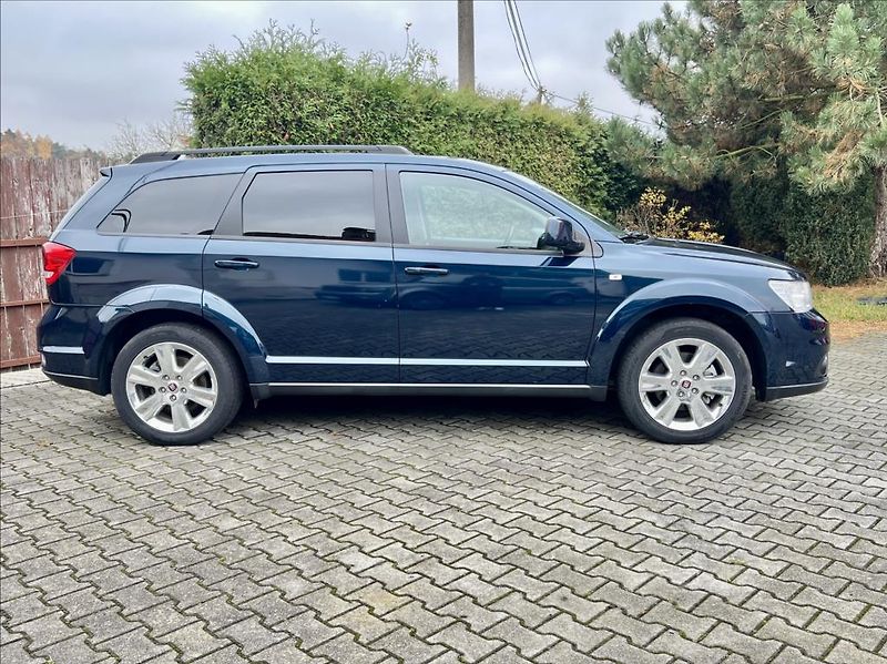 Fiat Freemont 2,0 Mjet URBAN / 7MÍST / - fotka 6 z 43