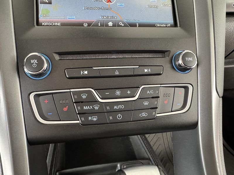 Ford Mondeo 2,0TDCi AUT*Titanium*Tažné - fotka 21 z 33