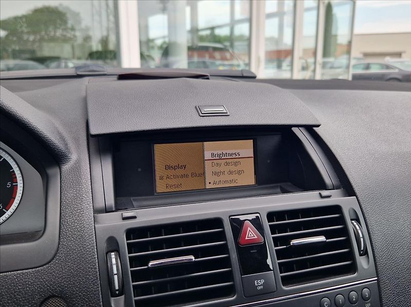 Mercedes-Benz Třídy C 2,2 CDI AVANTGARDE MAN TOPSTAV - fotka 30 z 36