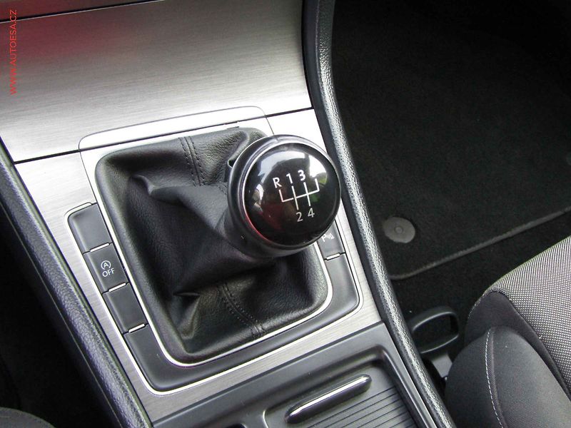 Volkswagen Golf (2013) 1.2 TSi, STK8/28 - fotka 15 z 17