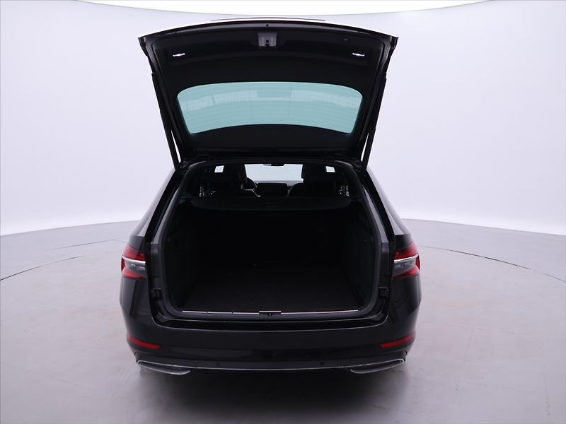 Škoda Superb 2,0 TDI 147kW 4x4 L&K DSG DPH - fotka 9 z 46