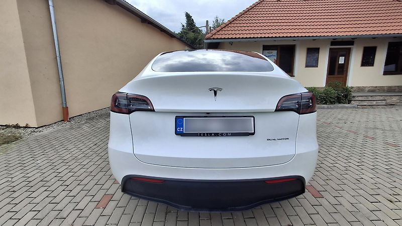 Tesla Model Y Long range dual motor EAP TZ - fotka 4 z 10
