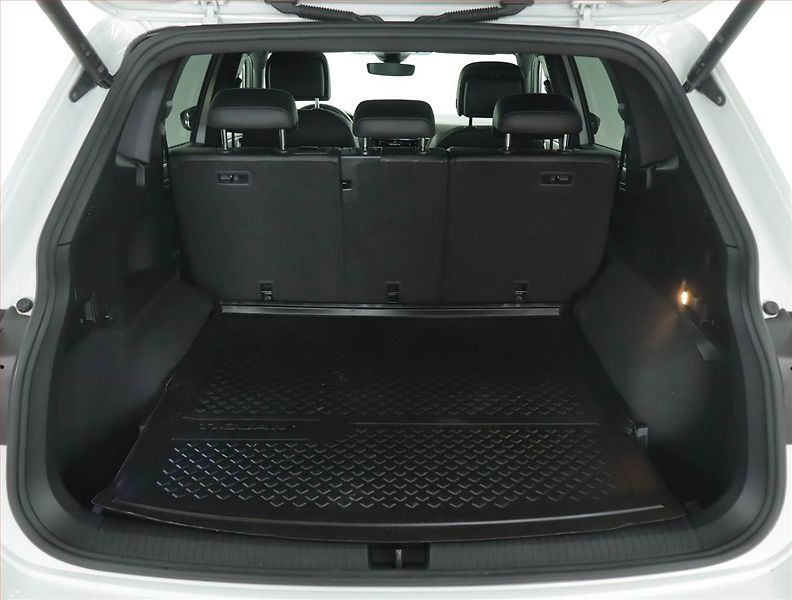 Volkswagen Tiguan Allspace (2022) R-Line 2.0 TSI - fotka 14 z 18
