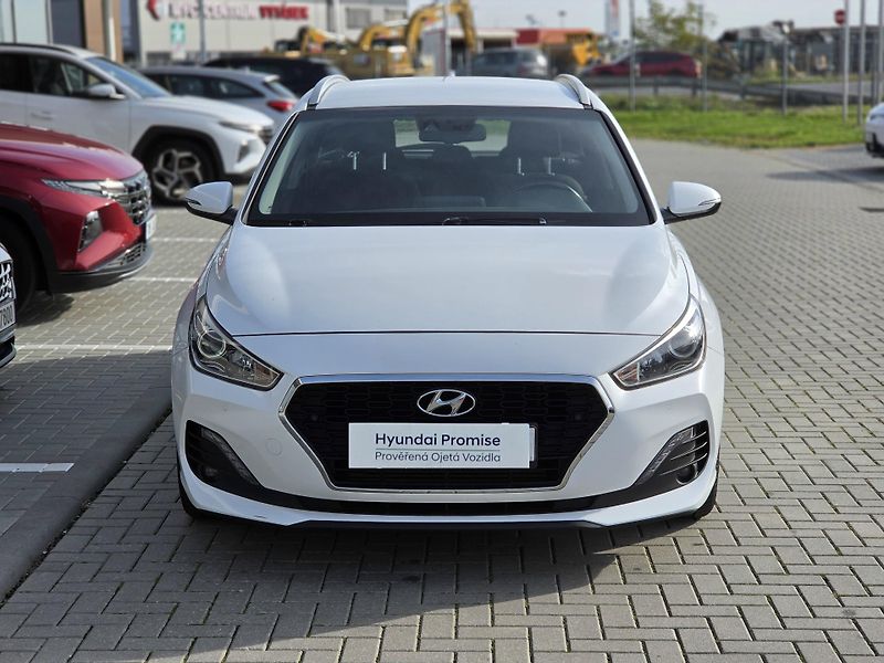 Hyundai i30 (2019) 1,4 TGDI 103kW STYLE NAV - fotka 7 z 15