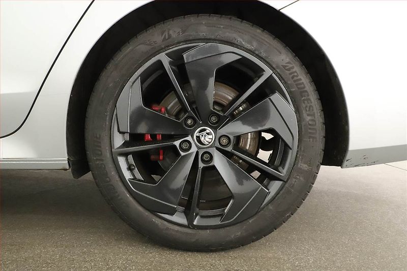 Škoda Octavia (2024) RS 2.0 TSI, RS, Matrix FullLed - fotka 12 z 22