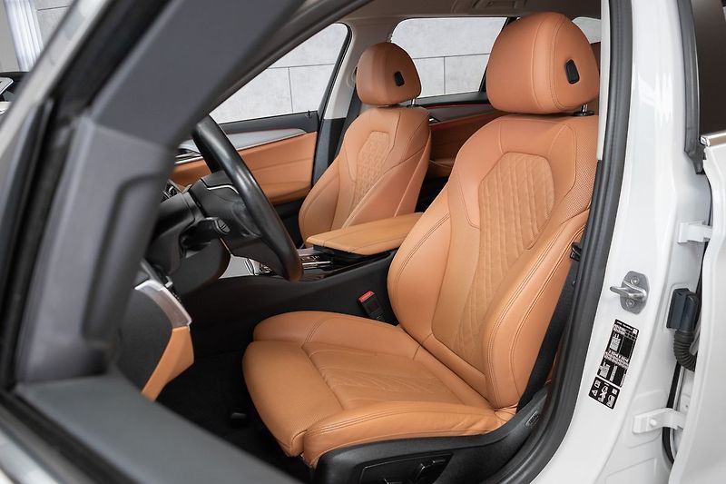 BMW Řada 5 530d xDrive*TAŽNÉ*N.TOPENÍ*ČR - fotka 11 z 48