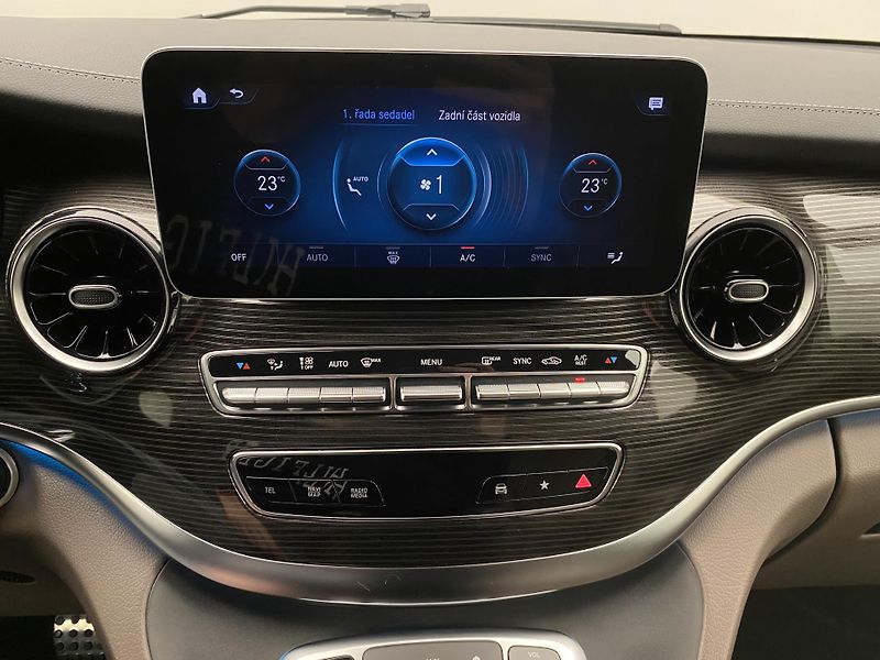 Mercedes-Benz Třídy V V300d 4MATIC AMG, AIRMATIC, CZ - fotka 56 z 58