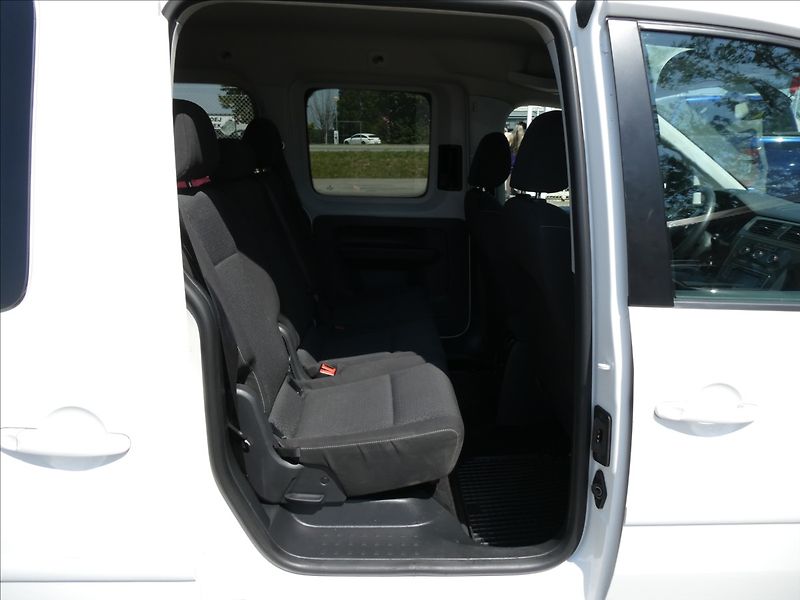 Volkswagen Caddy 2,0 TDi 110kW 7.míst,Maxi,1maj - fotka 26 z 52