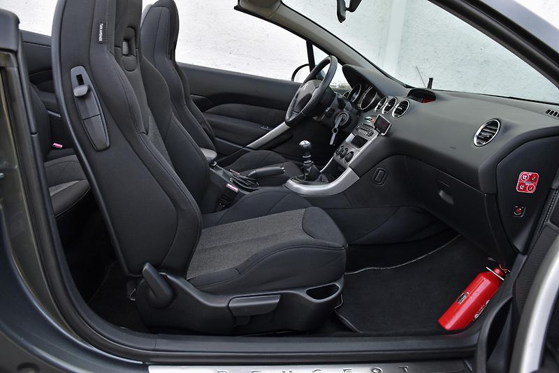 Peugeot 308 CC 1.6 HDi 6st,KLIMA,TEMP,ALU - fotka 34 z 41