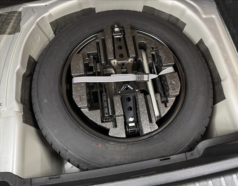 Škoda Kamiq 1,0 DSG AC LED VÝHŘEV SENZORY - fotka 35 z 36