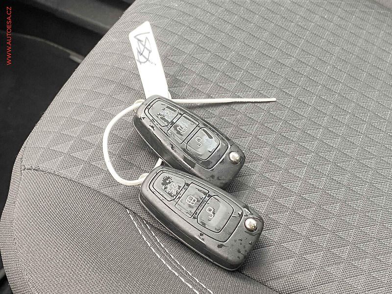 Ford C-MAX (2018) 1.0 EB, Trend+, navi, kamera - fotka 17 z 18