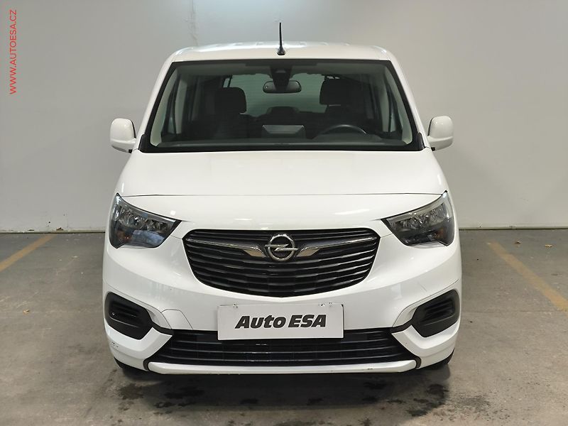 Opel Combo (2021) 1.2T, 1.maj,ČR, AC, výhřev - fotka 2 z 17