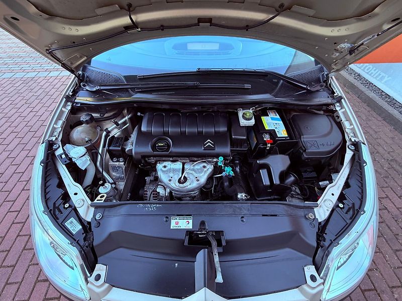 Citroën C4 1.4 Advance, Tažné, 116 tkm - fotka 19 z 20