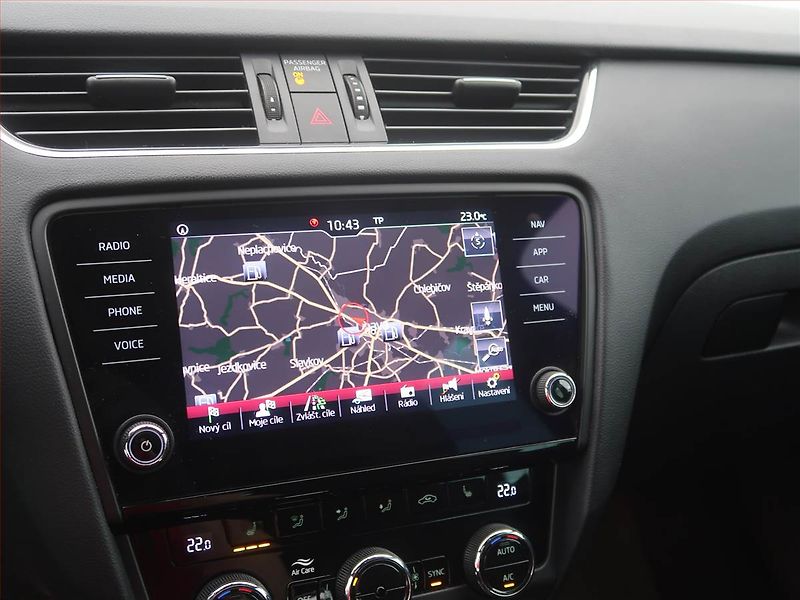 Škoda Octavia (2019) 2.0 TDI, Automat, Serv.kniha - fotka 16 z 18