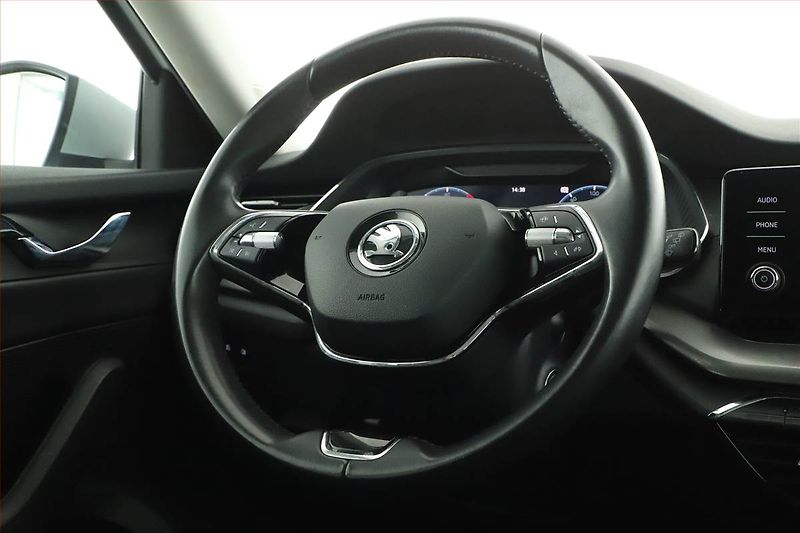 Škoda Octavia (2023) Ambition 2.0 TDI, ČR,1.maj - fotka 18 z 21