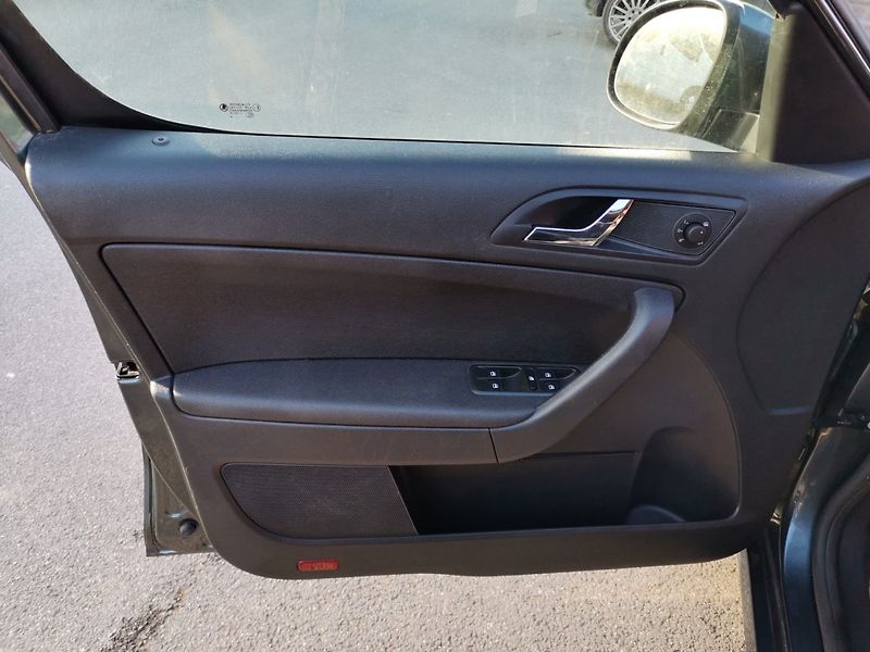 Škoda Yeti (2016) 2.0TDi 110kw Joy XEN PDC - fotka 9 z 26