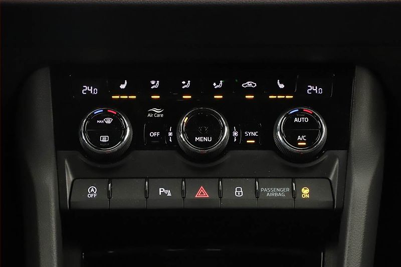 Škoda Karoq (2023) 2.0 TDI - fotka 18 z 21